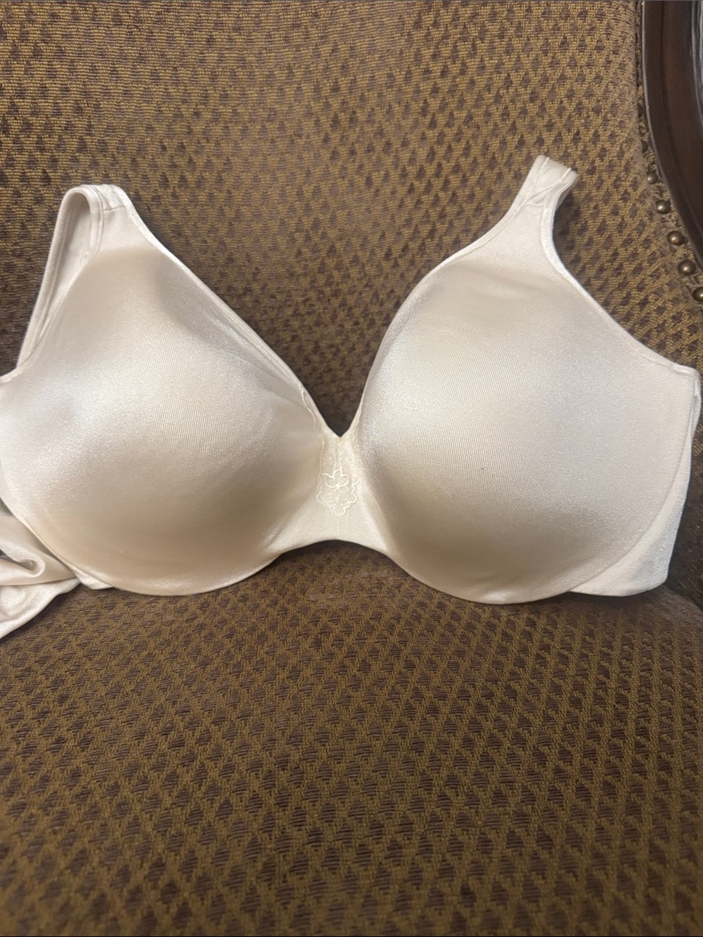 Vanity Fair Satin Smooth Ivory T-Shirt Bra